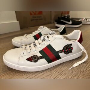 USED LIKE NEW Gucci Ace Embroidered Arrow Sneakers Women’s 38.5
